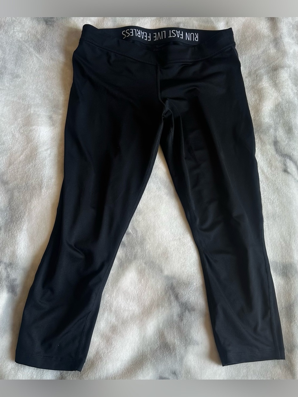 Nike Performance Cropped Leggings with 'RUN FAST LIVE FEARLESS' Waistband